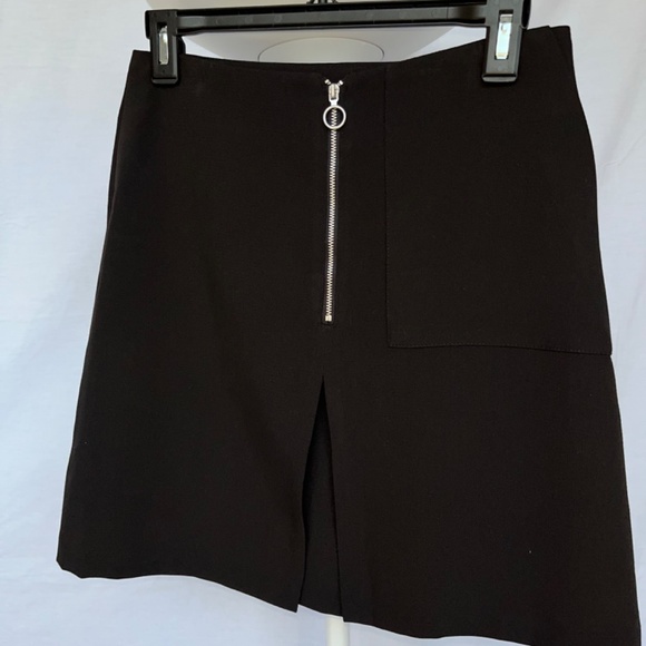 Twik (S) by Simons, A-line short skirt with zipper, front pleat, and pocket - Picture 2 of 12